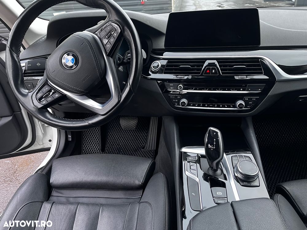 BMW Seria 5 520d Touring Aut. Sport Line - 14