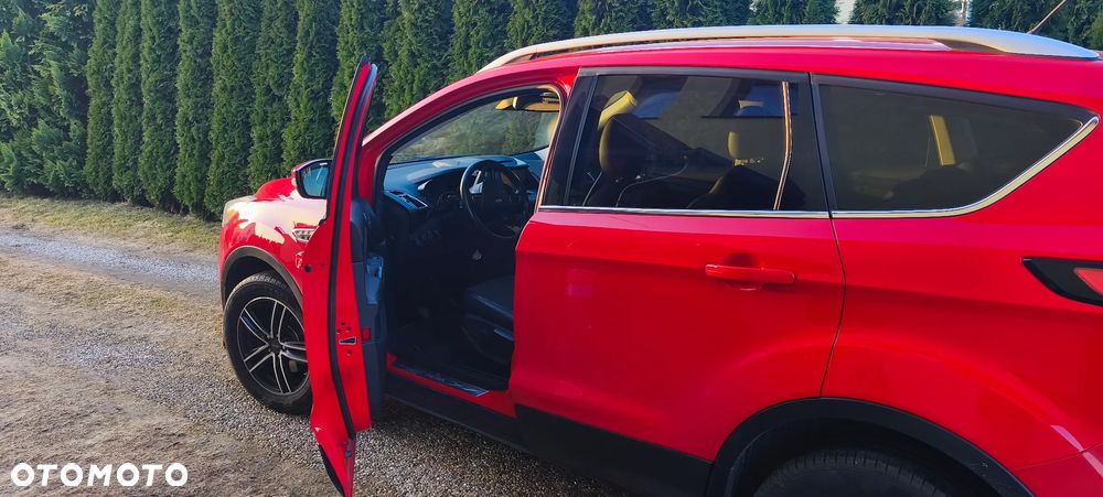 Ford Kuga 1.5 EcoBoost 2x4 Titanium - 2