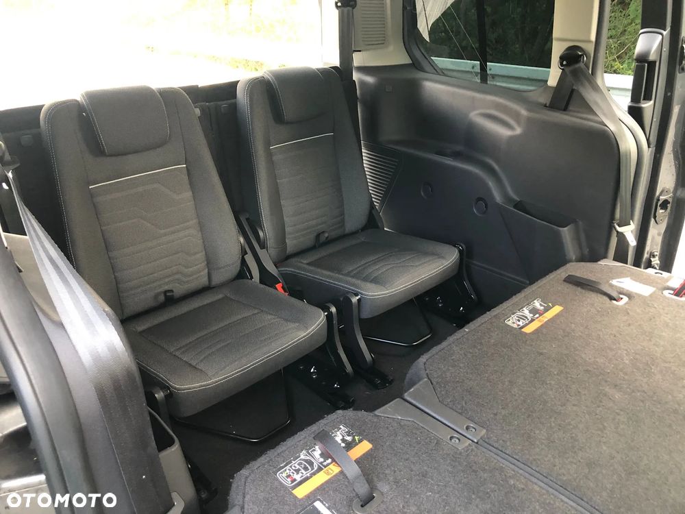 Ford Transit Connect - 18