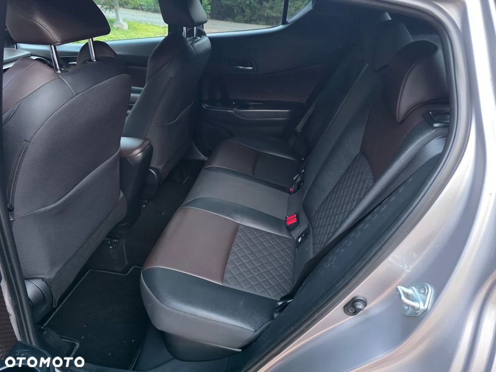 Toyota C-HR 1.8 Hybrid Neon Lime powered by JBL - 13