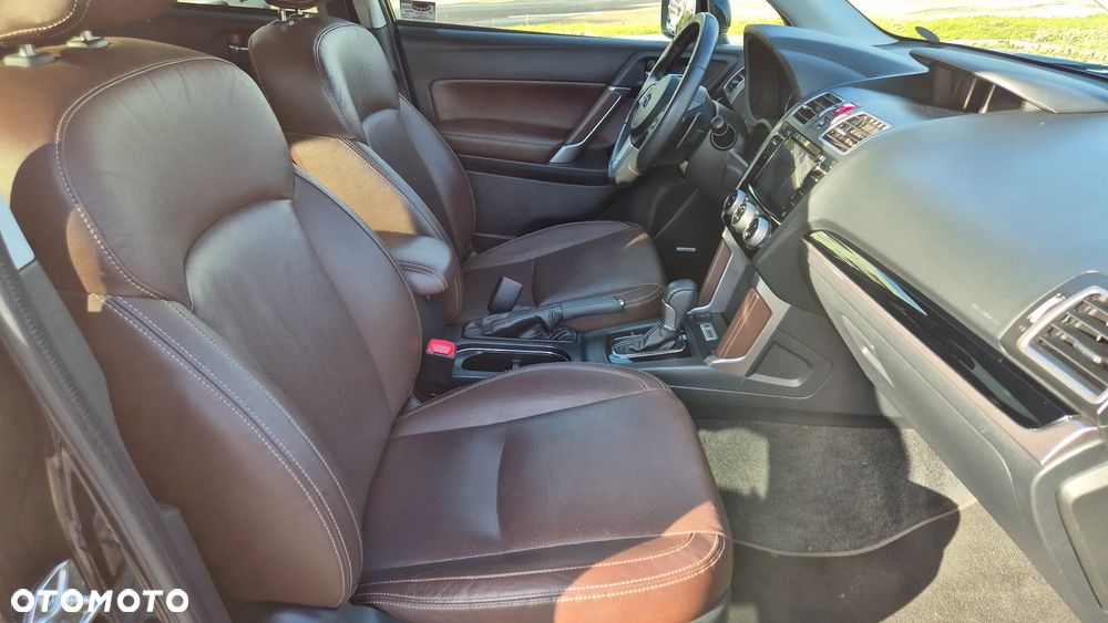Subaru Forester 2.0 XT Platinum Lineartronic - 17