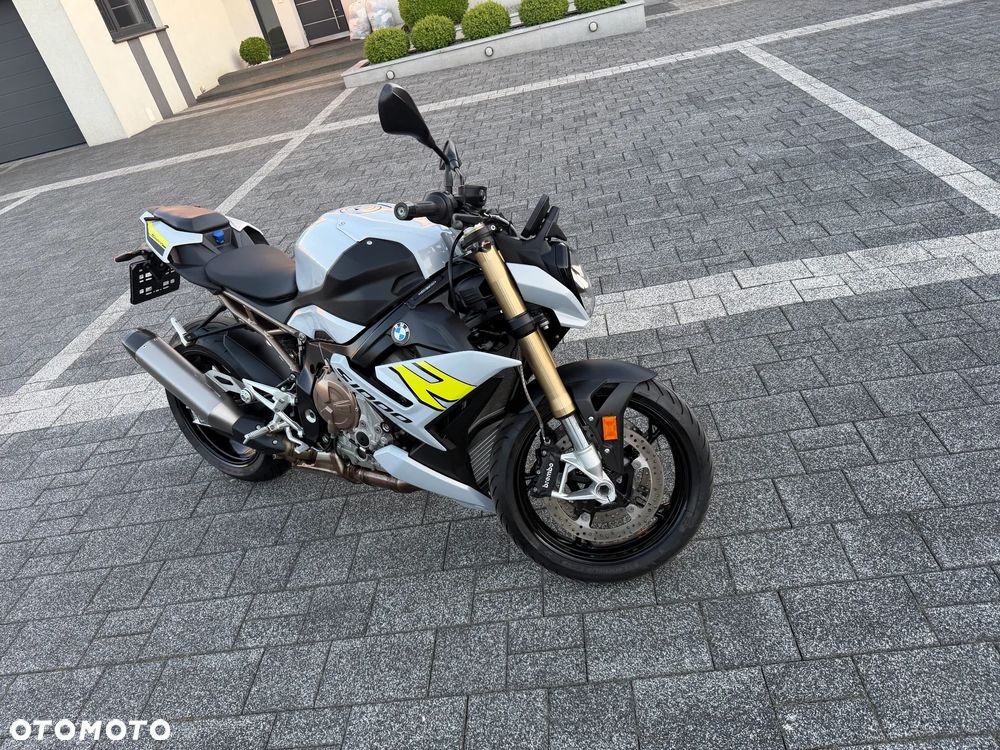 BMW S - 2