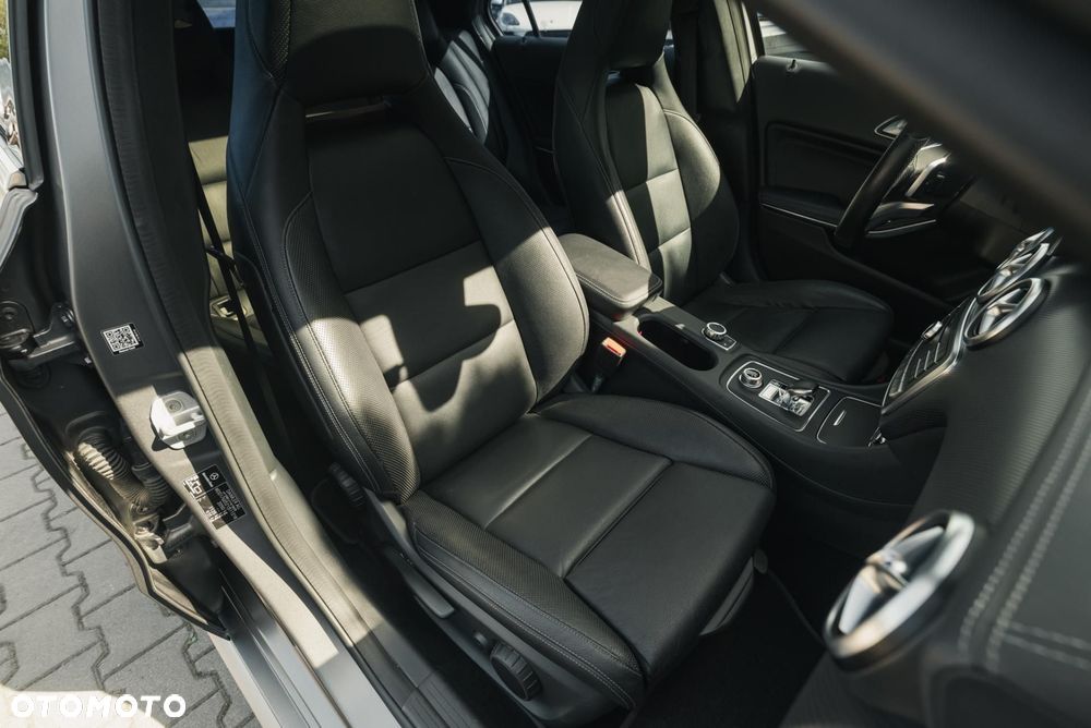 Mercedes-Benz Klasa A AMG 45 4-Matic - 16