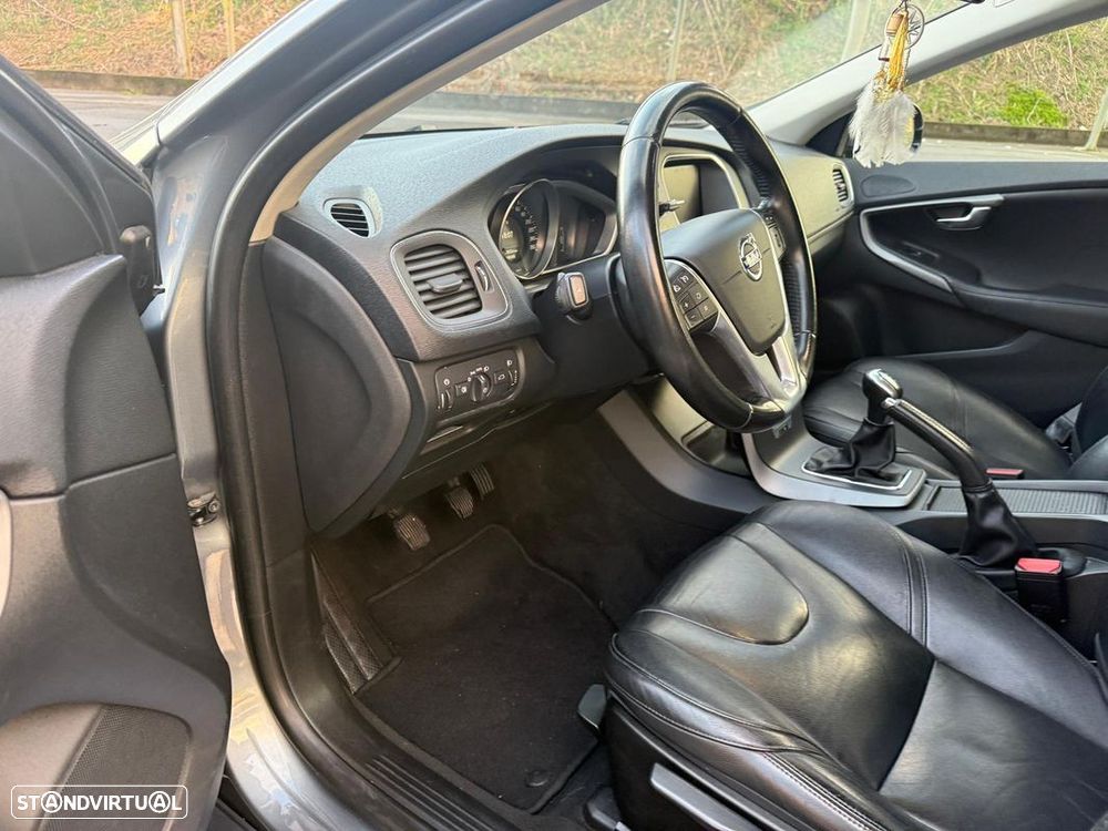 Volvo V40 1.6 D2 Momentum Eco - 9