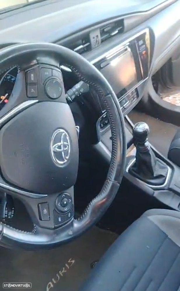 Toyota Auris 1.8 HSD Comfort - 3