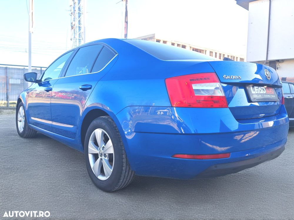 Skoda Octavia 1.6 TDI DSG Style - 3