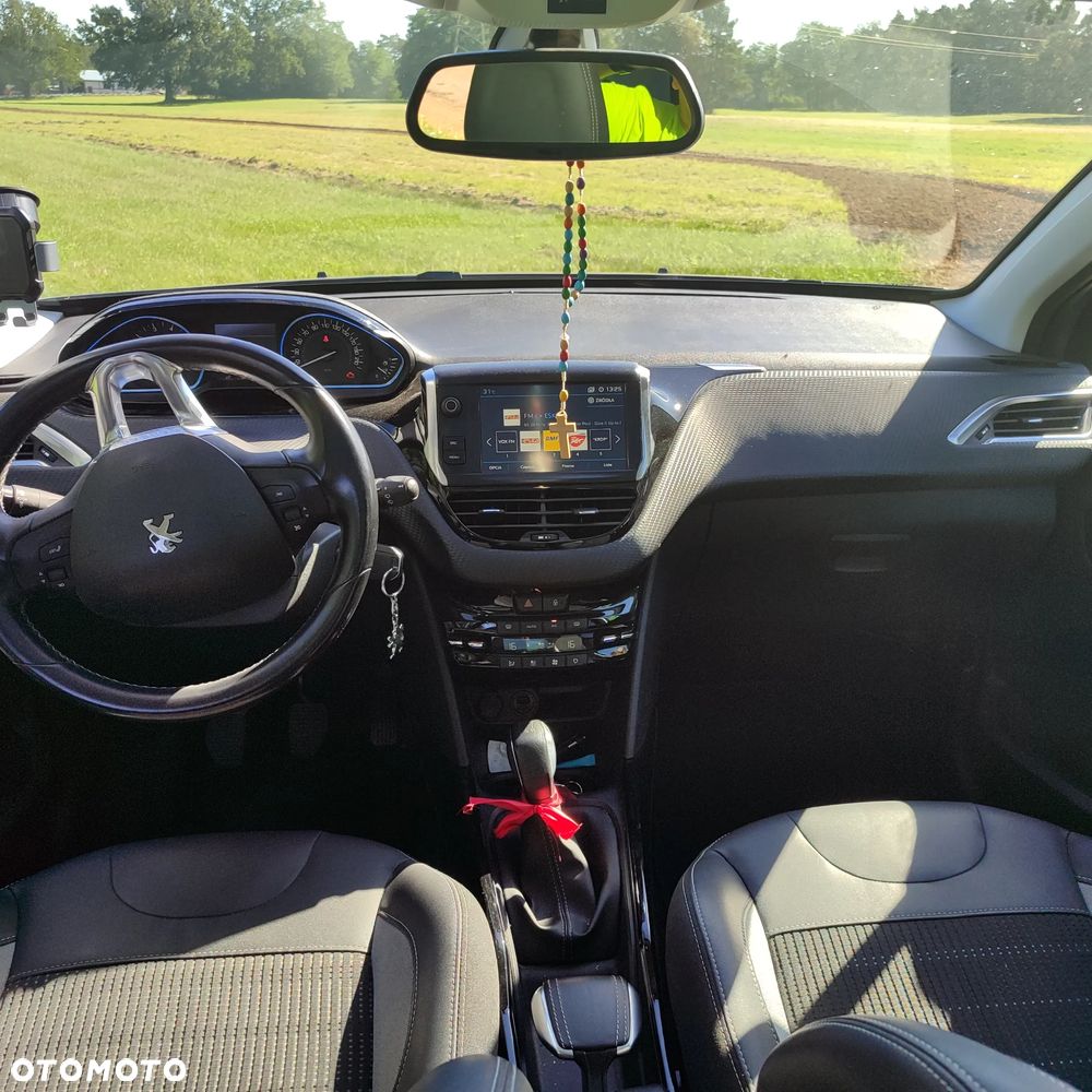 Peugeot 2008 1.2 Pure Tech Allure S&S - 4