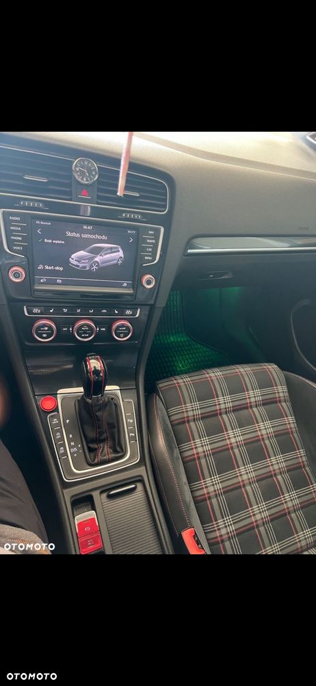 Volkswagen Golf - 12