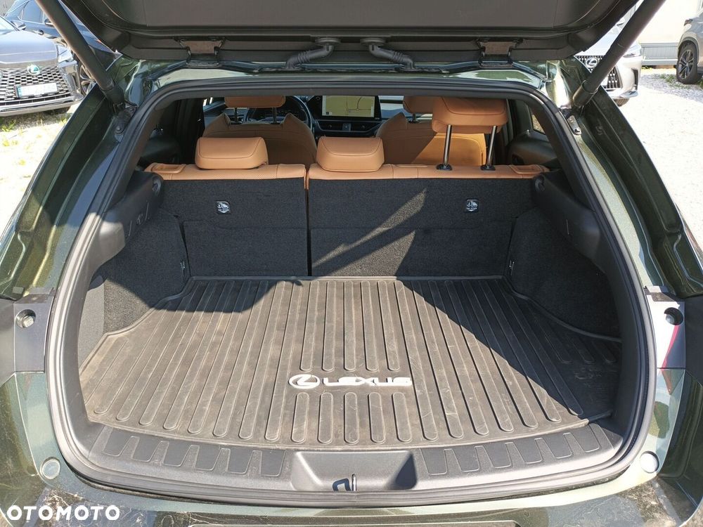 Lexus UX - 14