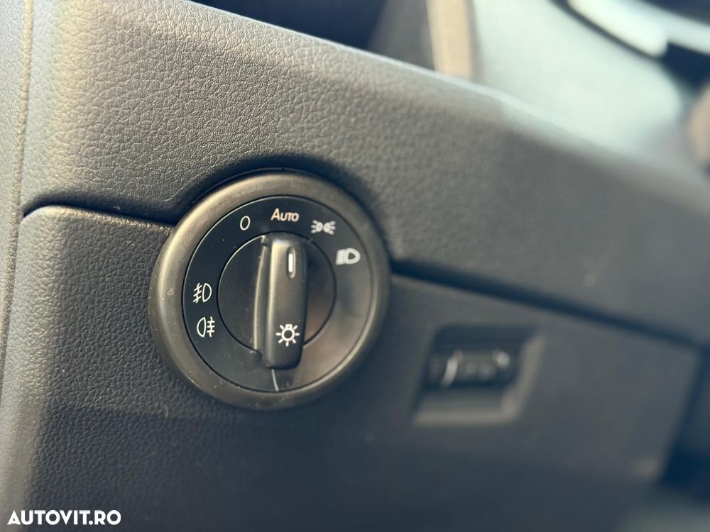 Volkswagen Caravelle - 11