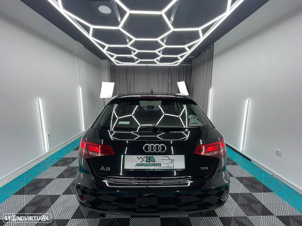 Audi A3 Sportback 1.6 TDI Design - 6