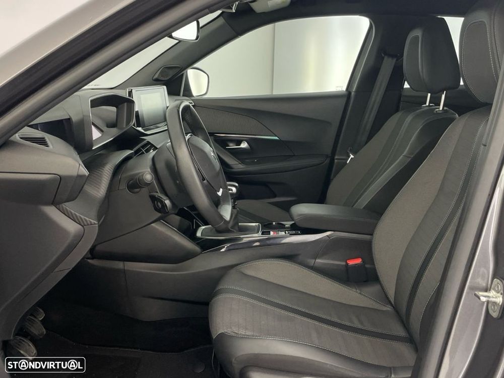 Peugeot 2008 1.2 PureTech Allure - 11