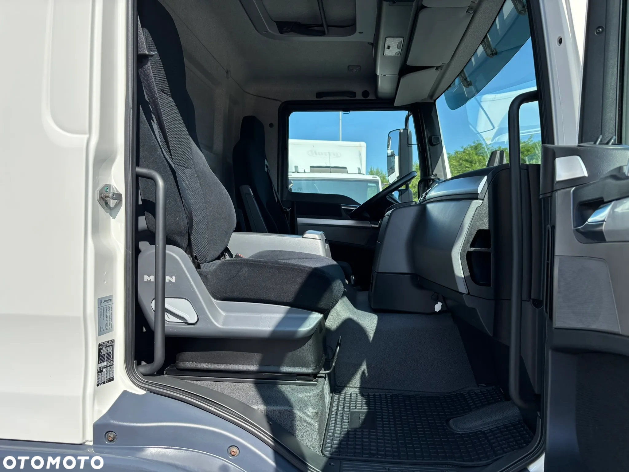 MAN TGL 12.250 Kontener Dł 7,20 m - 11