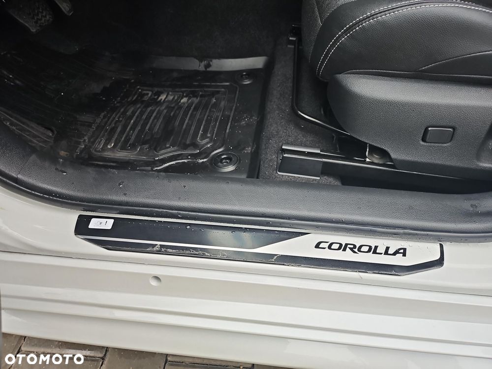 Toyota Corolla 2.0 Hybrid Style - 16