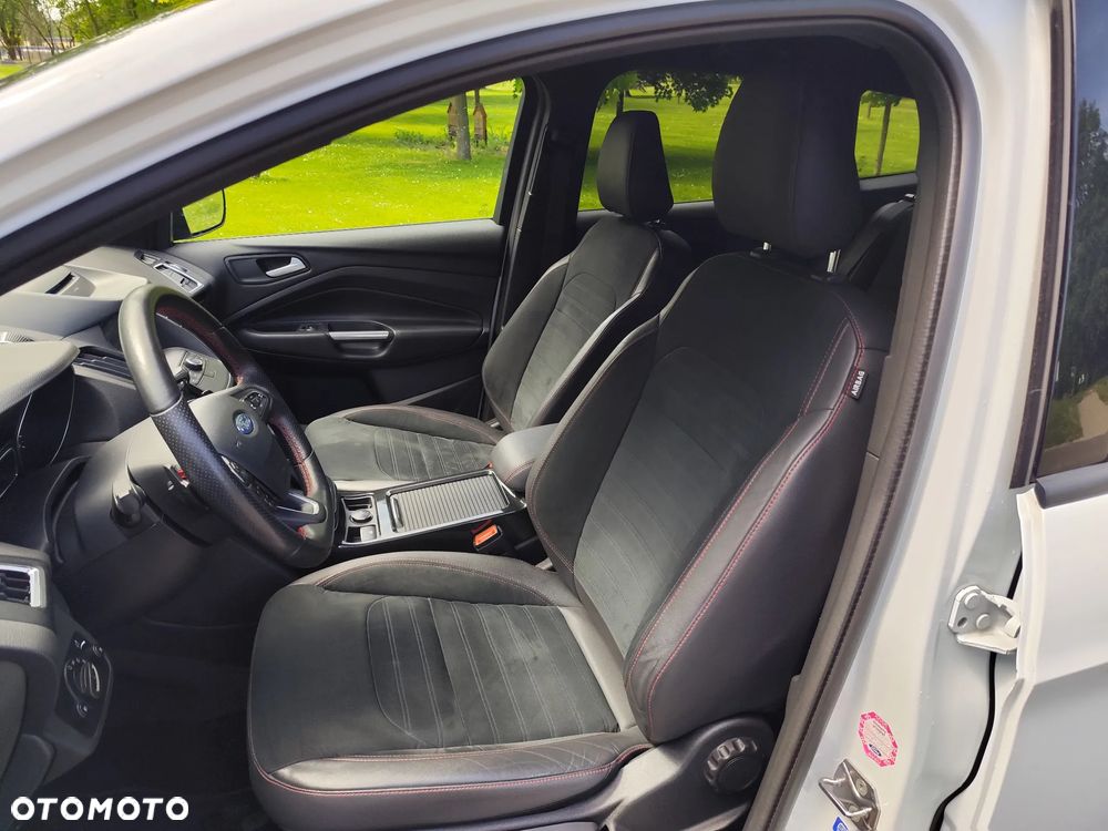 Ford Kuga 2.0 TDCi AWD ST-Line - 12