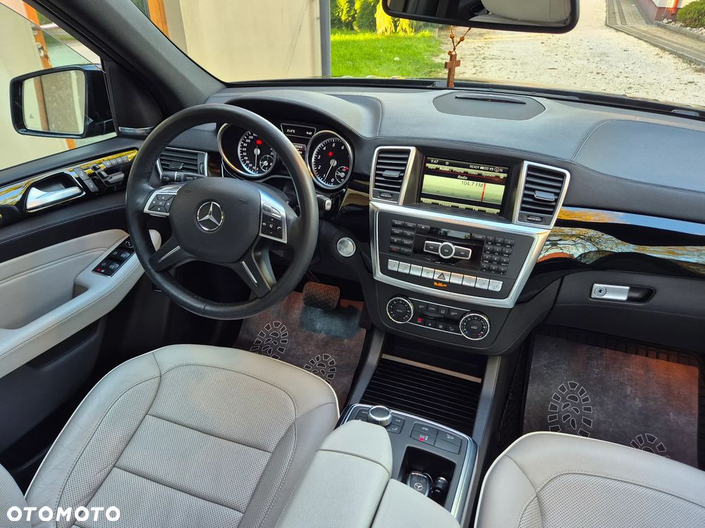 Mercedes-Benz ML 350 4MATIC (BlueEFFICIENCY) 7G-TRONIC - 16
