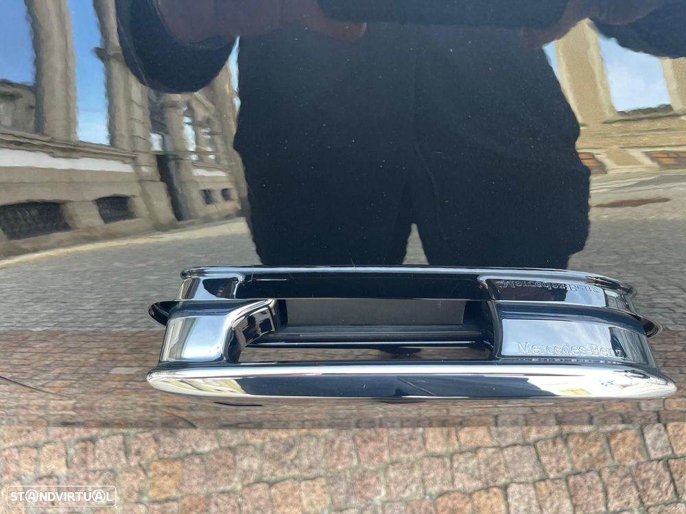 Mercedes-Benz E 300 e AMG Line - 36