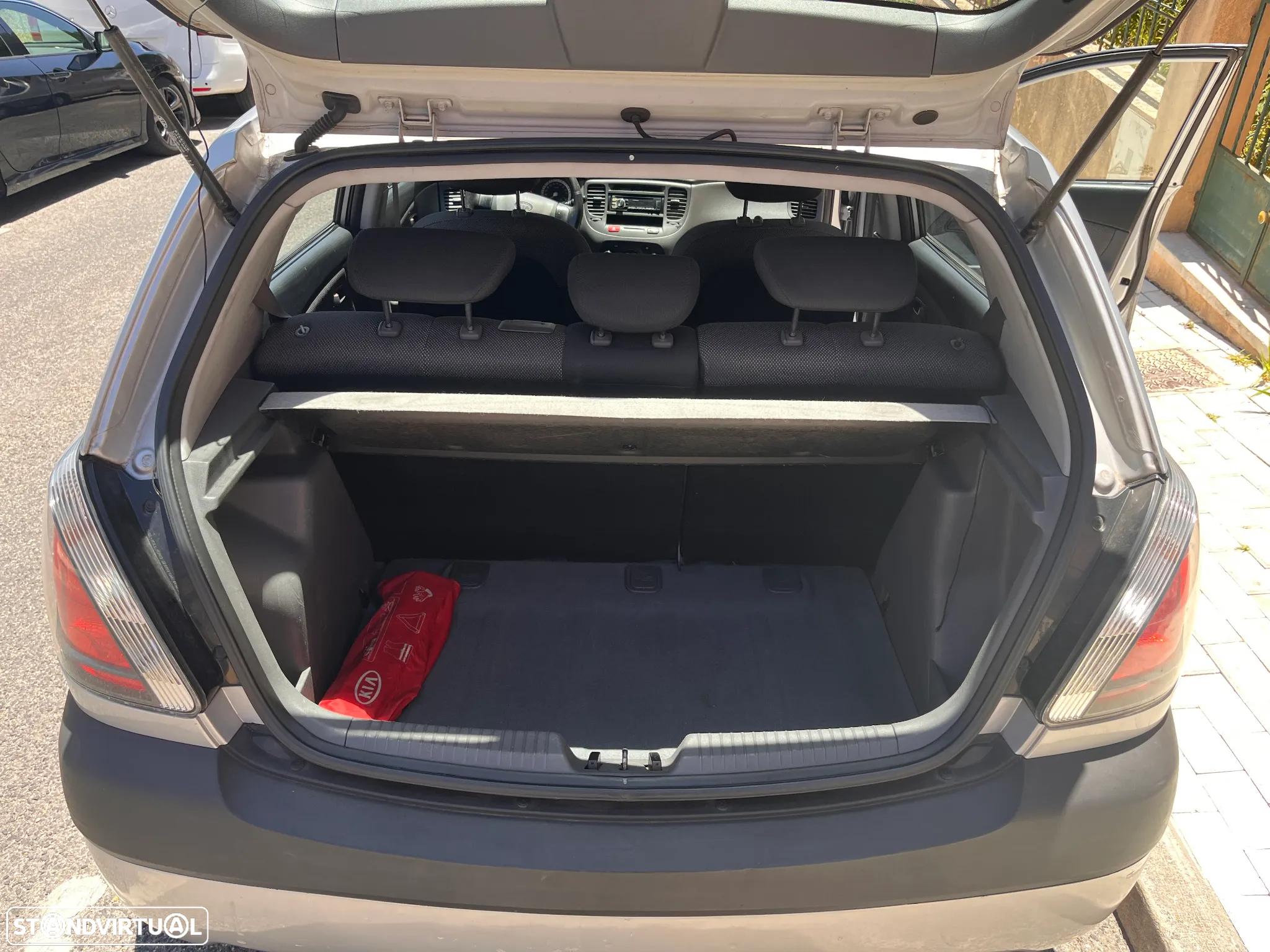 Kia Rio - 11