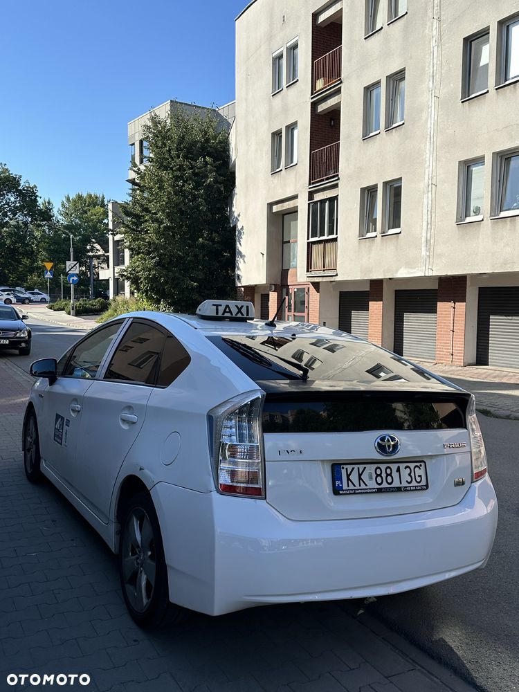 Toyota Prius - 3