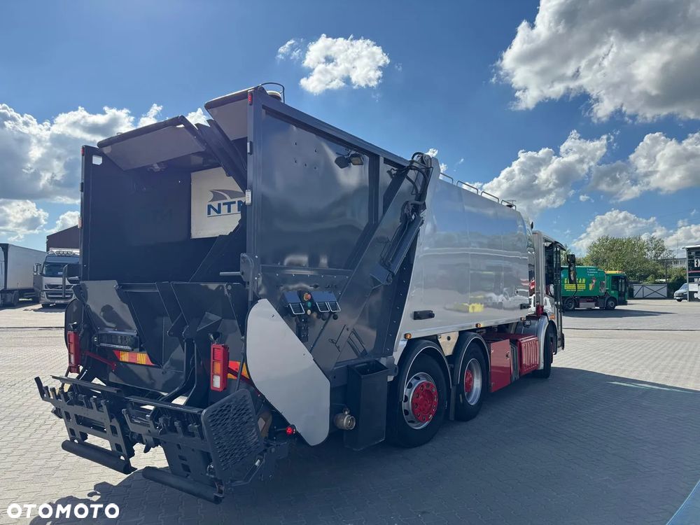 Mercedes-Benz Econic - 10