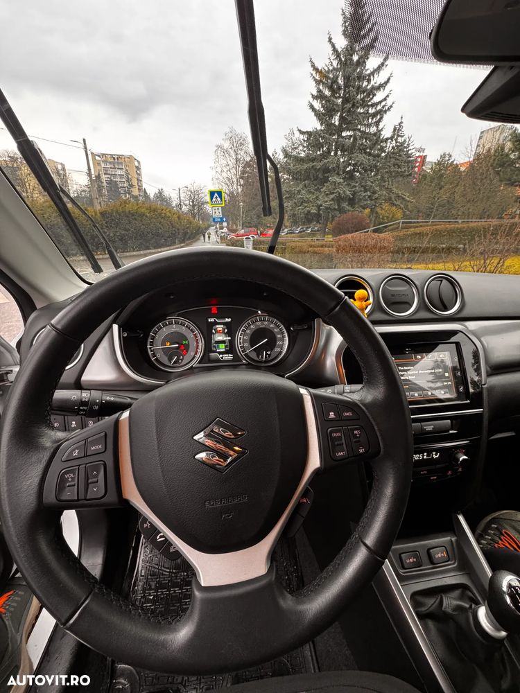 Suzuki Vitara 1.4 Boosterjet MHEV Passion - 14