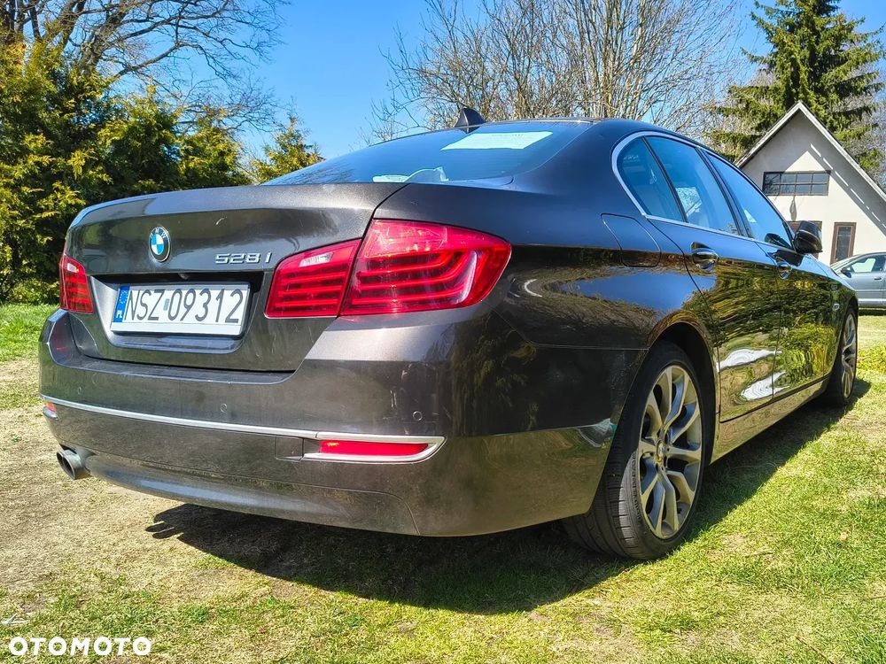 BMW Seria 5 528i Modern Line - 20