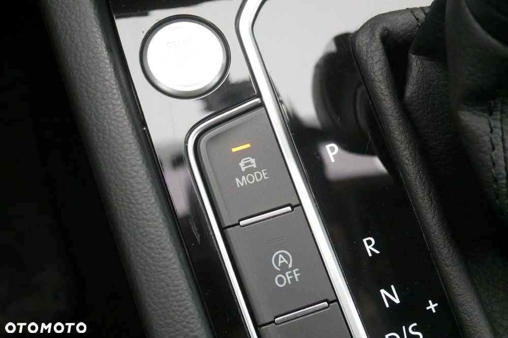 Volkswagen Passat 2.0 TSI Elegance DSG - 22