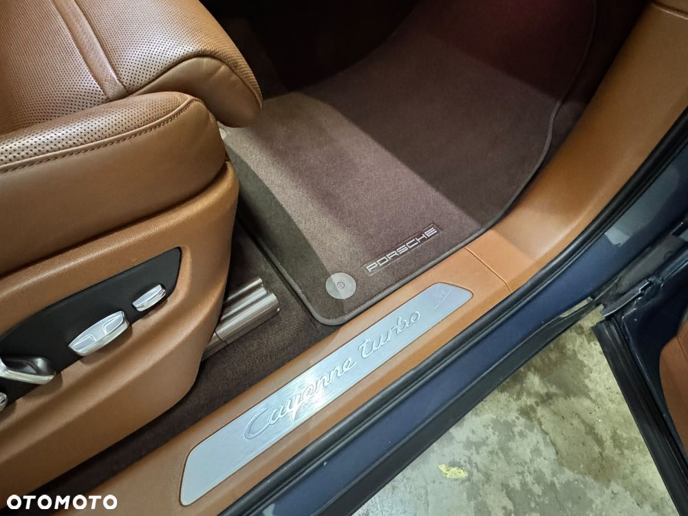 Porsche Cayenne - 13