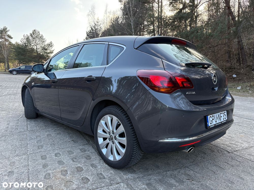 Opel Astra 1.4 Turbo Automatik Exklusiv - 2