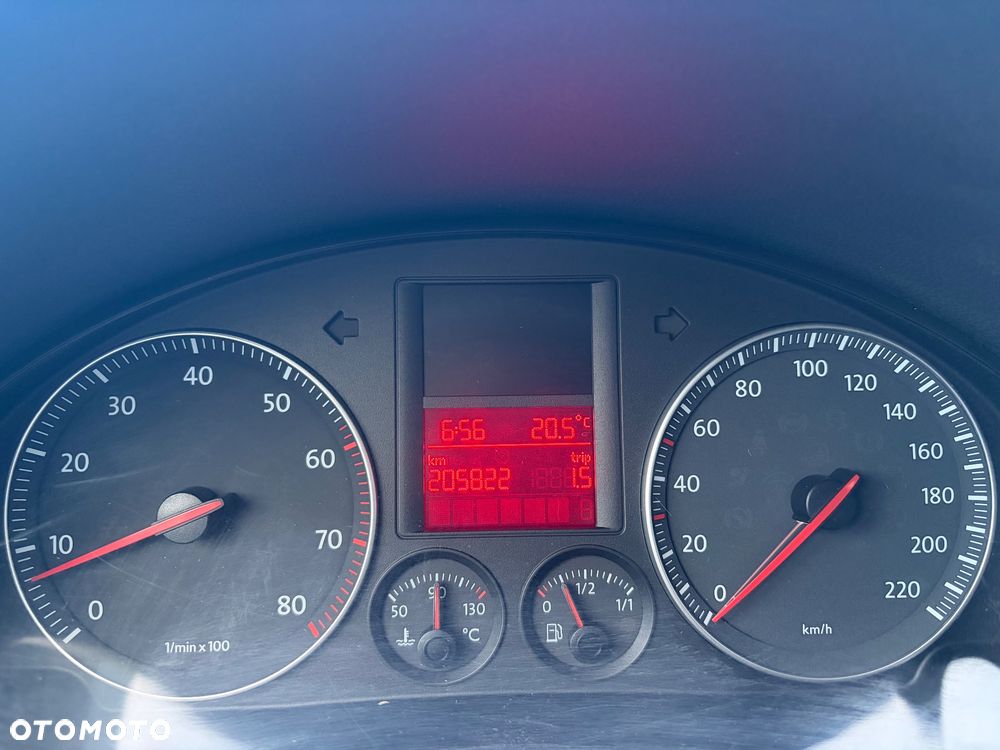 Volkswagen Golf - 24