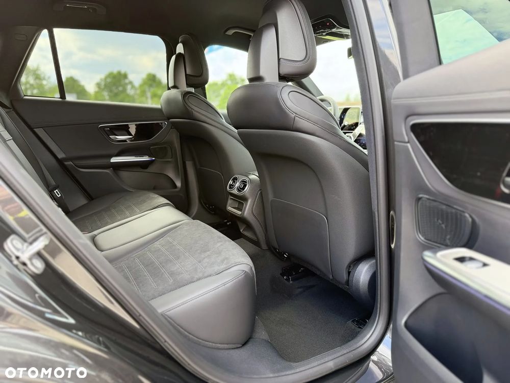 Mercedes-Benz GLC - 25