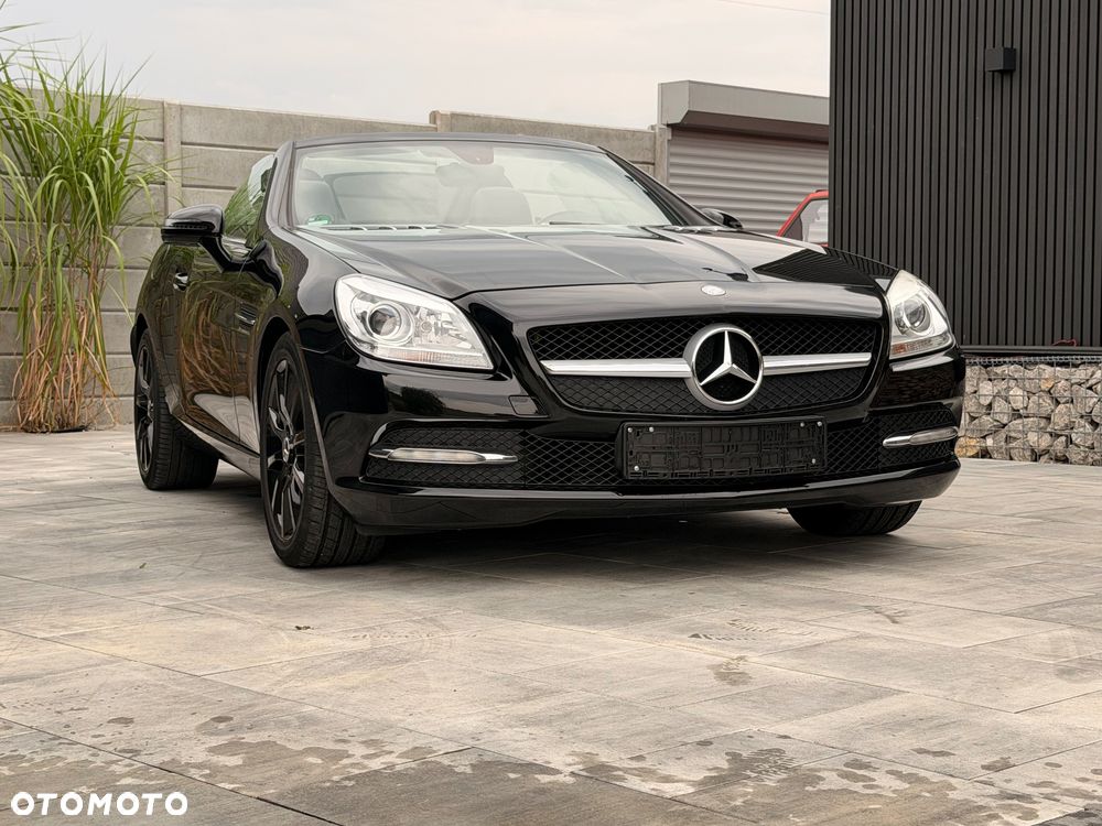 Mercedes-Benz SLK 200 CGI - 8