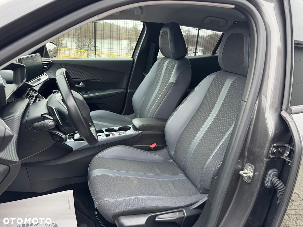 Peugeot 2008 - 11