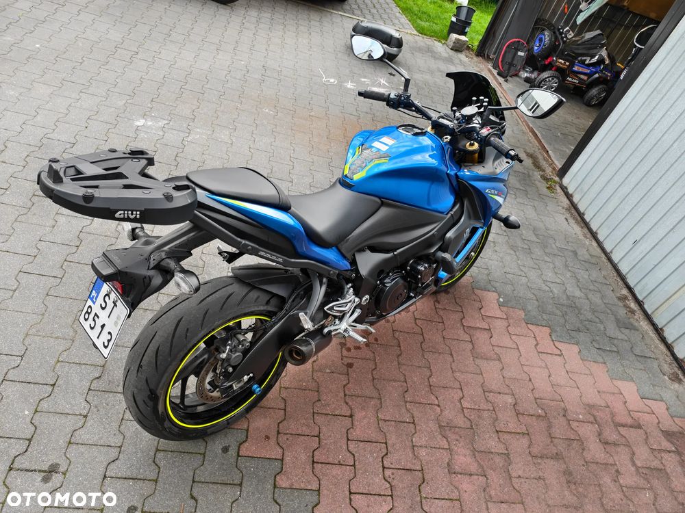 Suzuki GSX - 4