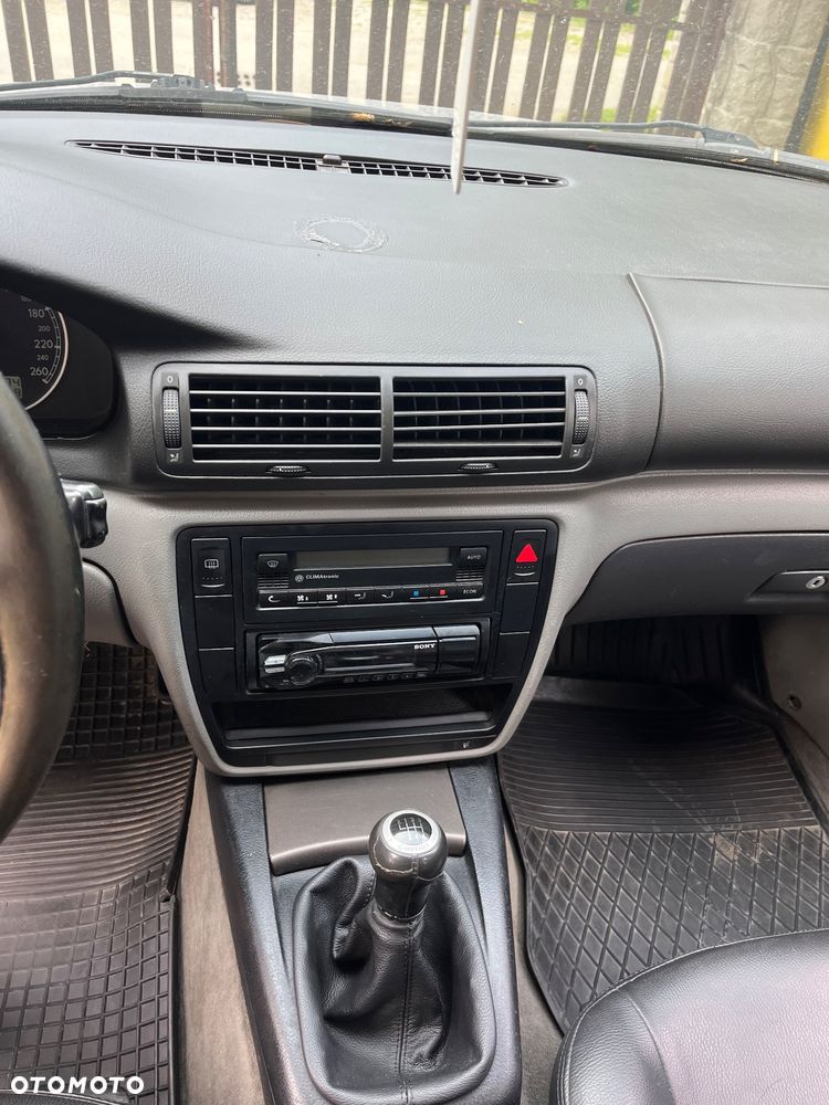 Volkswagen Passat 1.9 TDI 4Mot Basis - 7