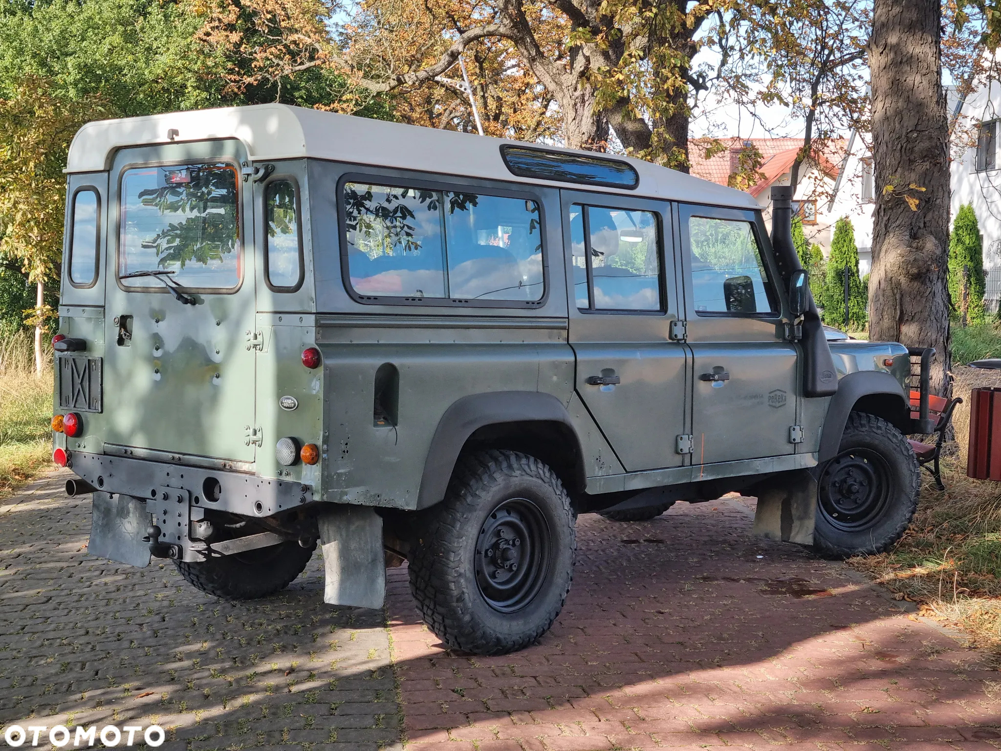 Land Rover Defender - 16