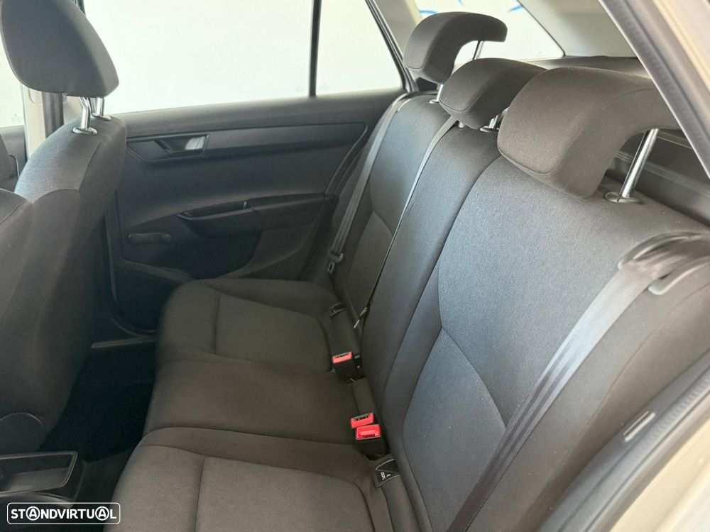 Skoda Fabia Break 1.0 Active - 5