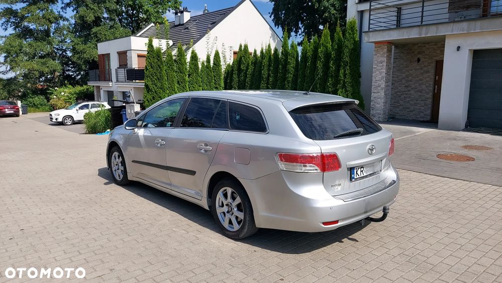 Toyota Avensis 2.0 D-4D Sol - 3