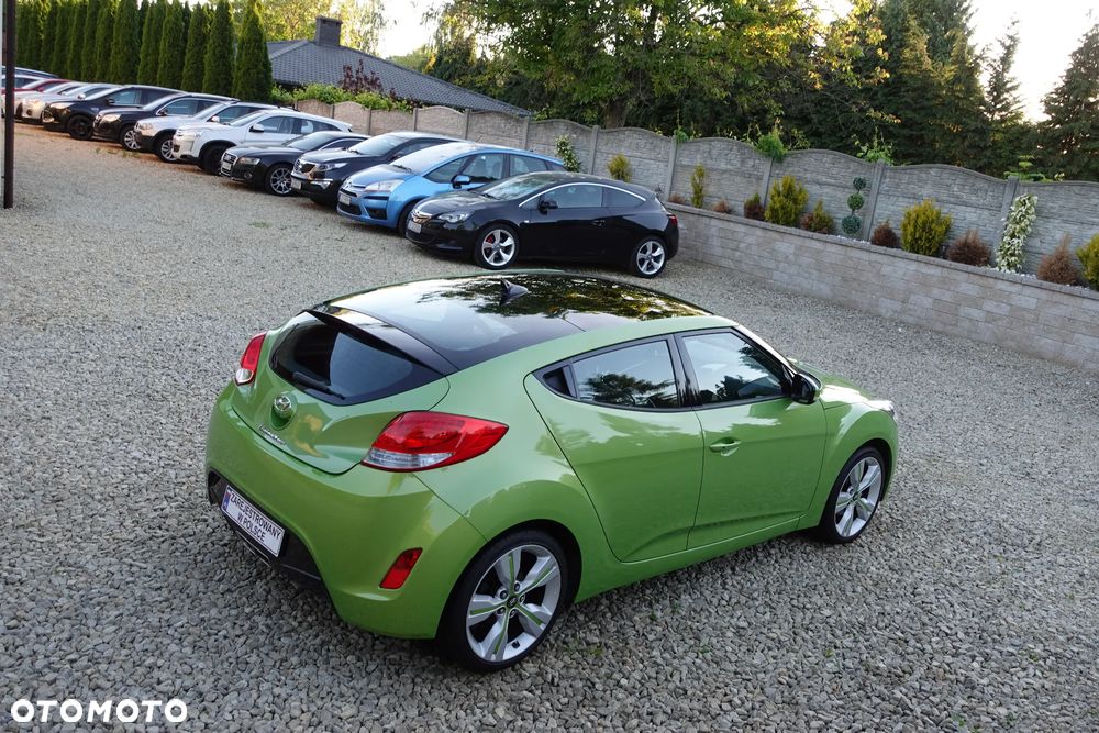 Hyundai Veloster - 11