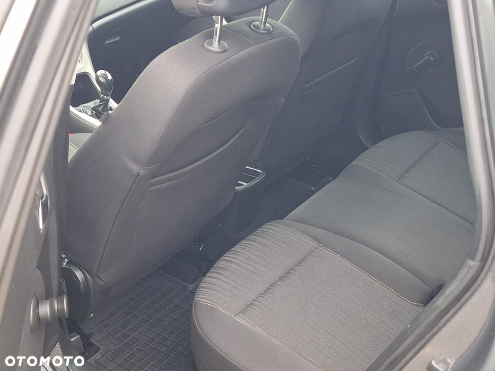 Opel Astra 1.4 T Essentia - 10