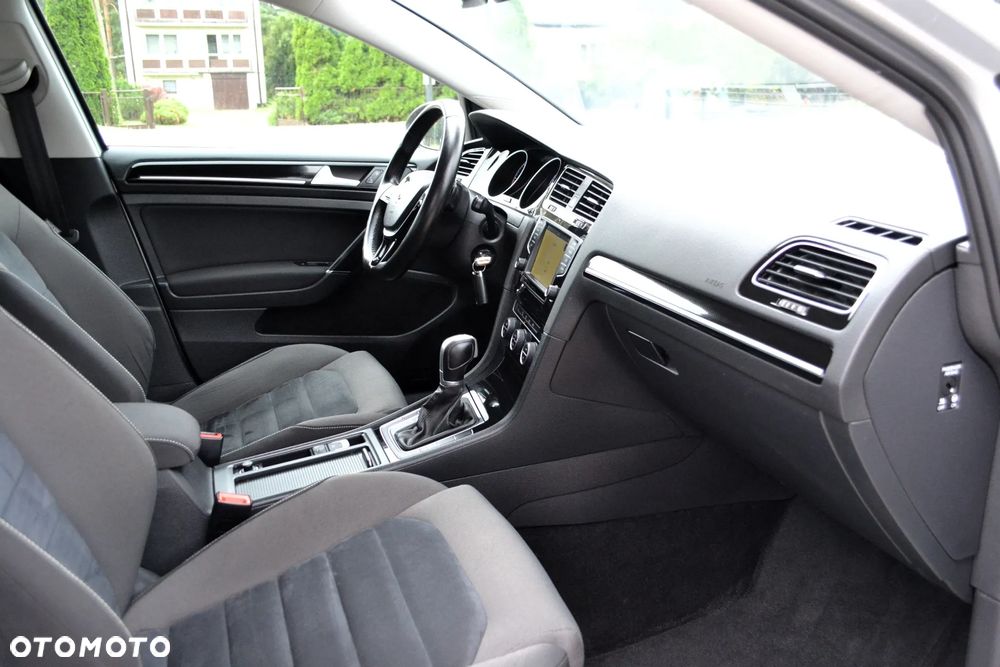 Volkswagen Golf 2.0 TDI BlueMotion Technology DSG Highline - 9