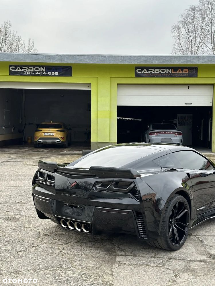Chevrolet Corvette - 10
