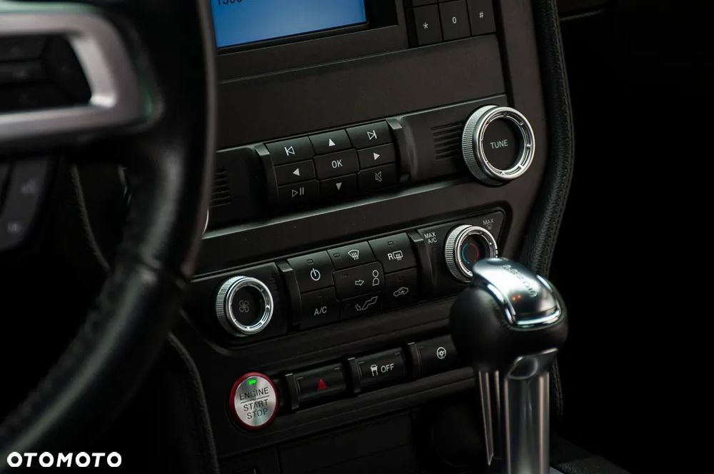 Ford Mustang - 33