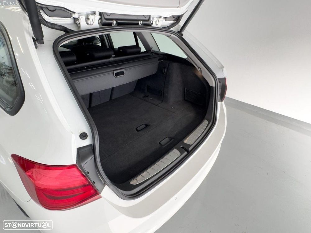 BMW 318 d Touring Advantage - 12