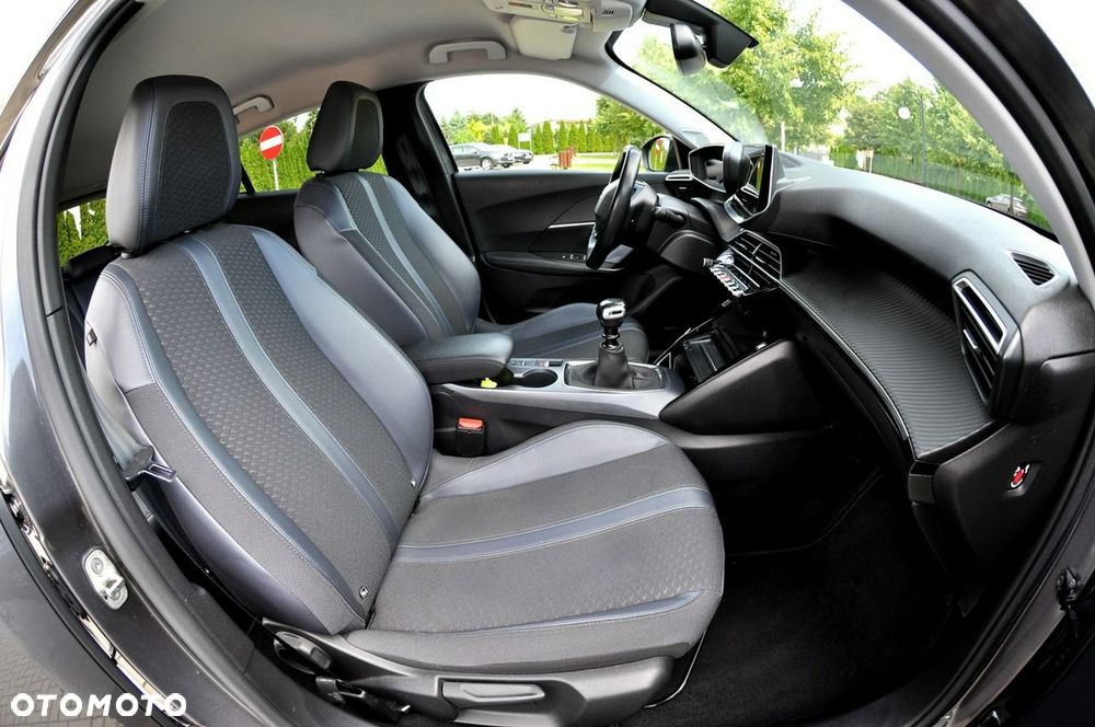 Peugeot 2008 1.2 PureTech Allure Pack S&S - 21