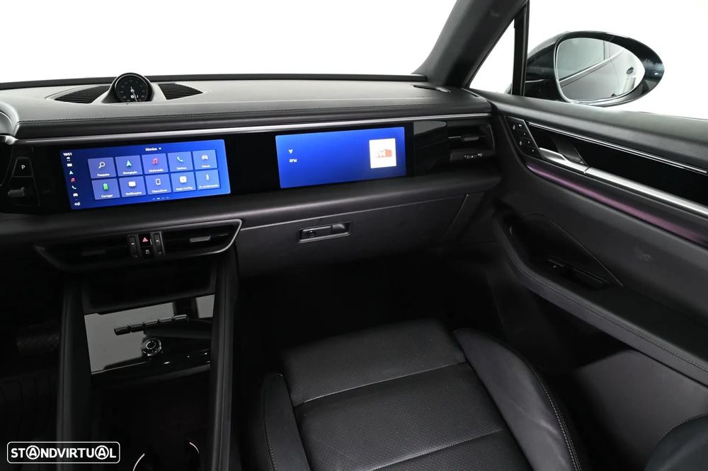 Porsche Macan Electric 4 - 15