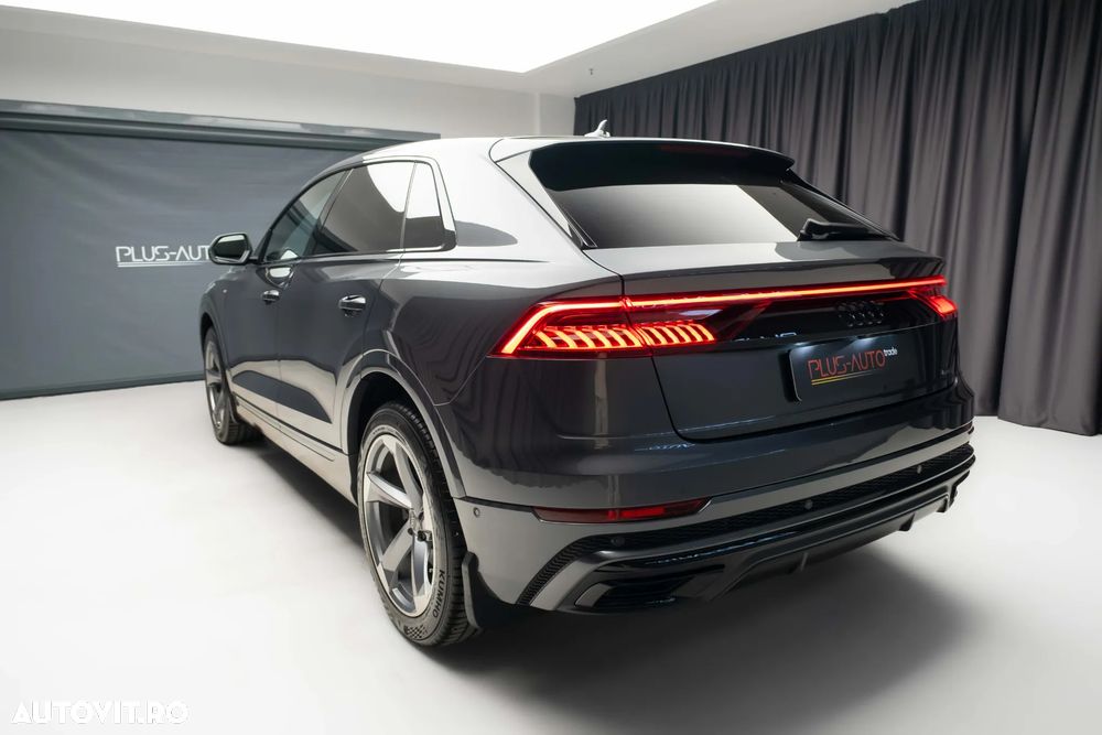 Audi Q8 - 10