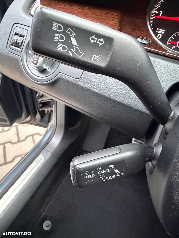 Volkswagen Passat 2.0 TDI BlueMotion Technology Highline - 23