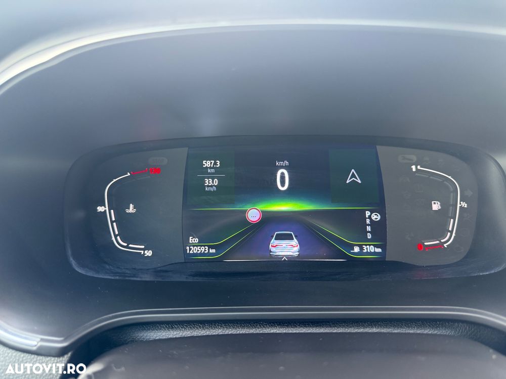 RENAULT Megane 2022 — imagine 24
