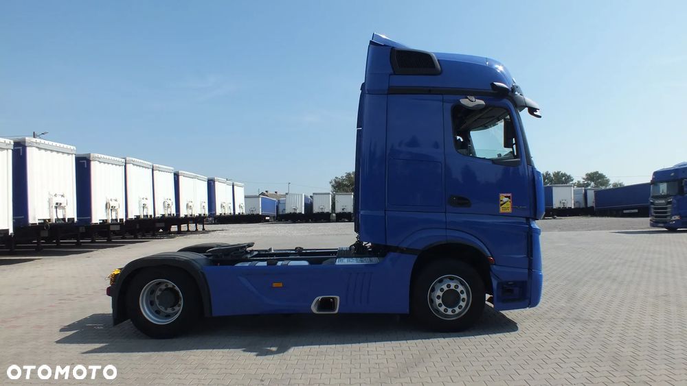 Mercedes-Benz ACTROS - 3